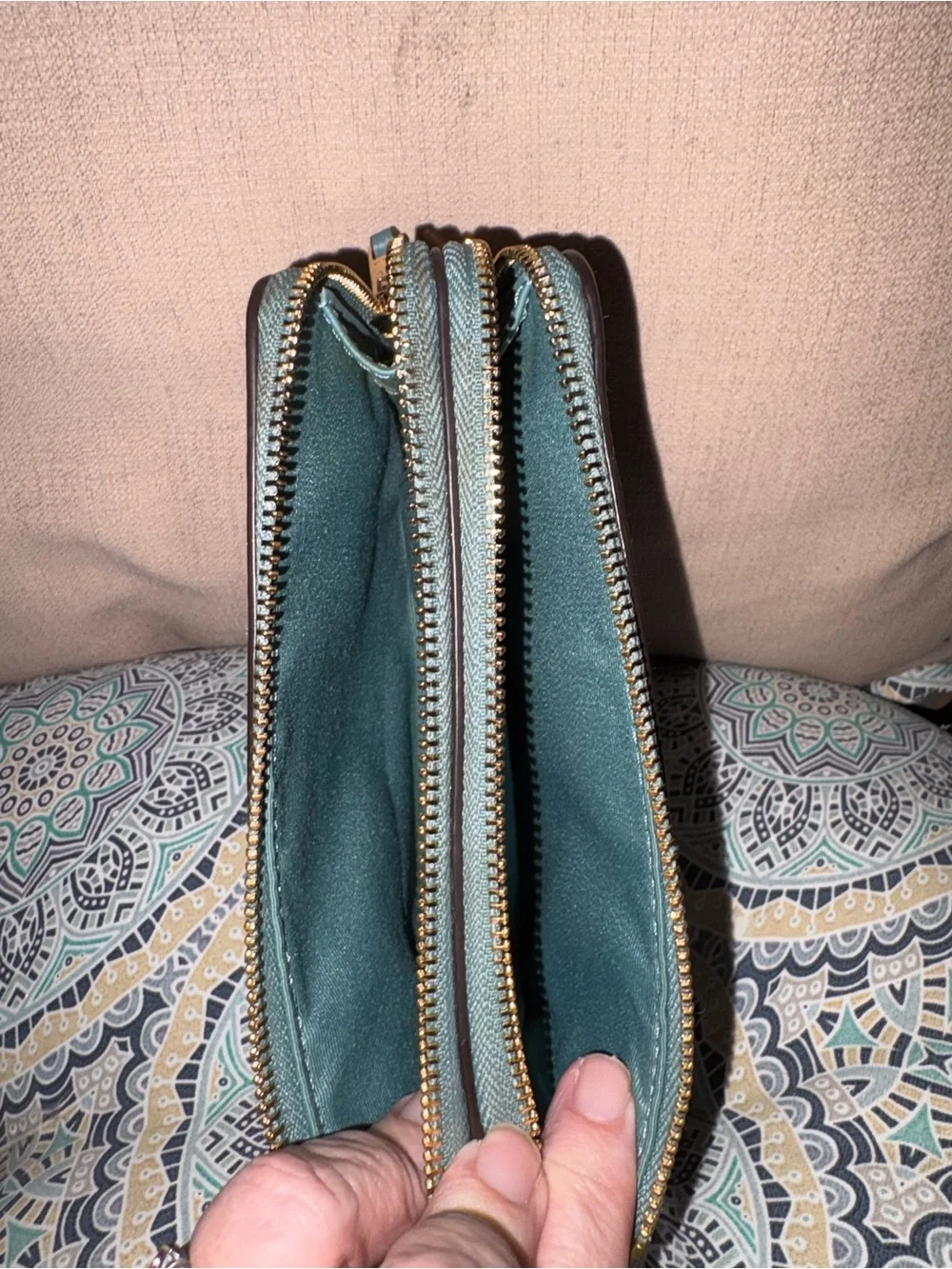 Coach Teal Pebbled Leather Double Zippered Wristlet EUC
